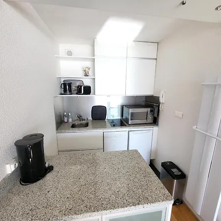 Avec Balcon, Wifi, Et Parking Proche - Fr-1-92-616 لي سابلِ دولونْ