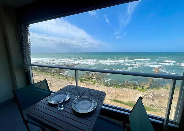 Avec Balcon, Wifi, Et Parking Proche - Fr-1-92-616 *