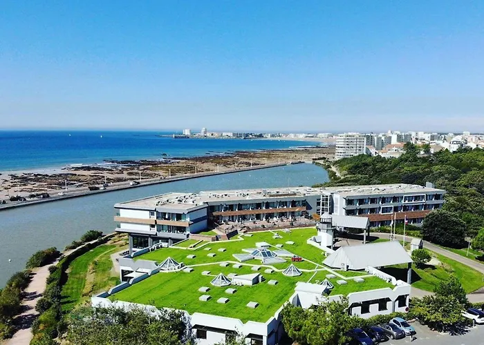 Avec Balcon, Wifi, Et Parking Proche - Fr-1-92-616 *